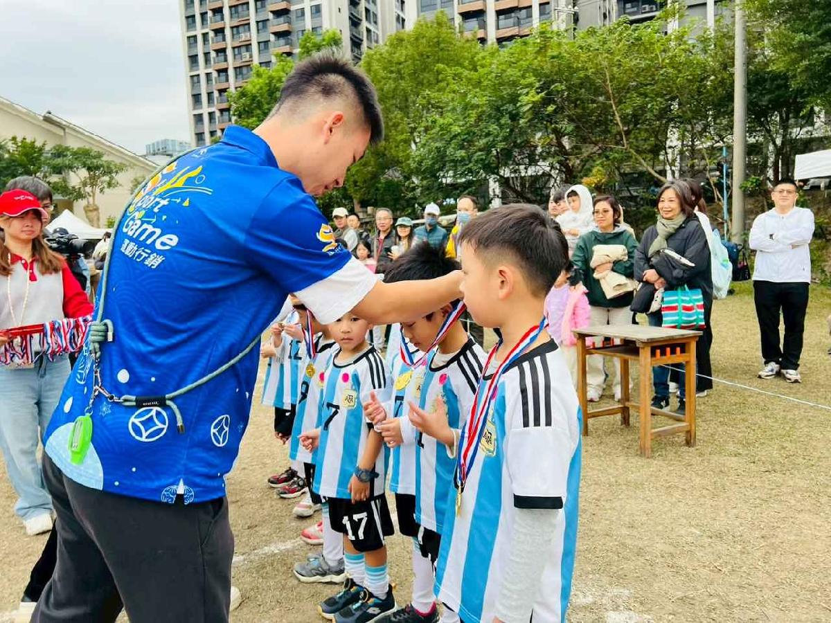 line_album_1150110草地足球小精靈_260112_211