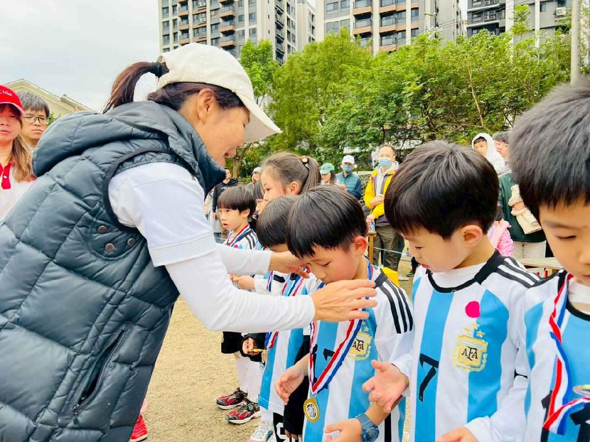 line_album_1150110草地足球小精靈_260112_213