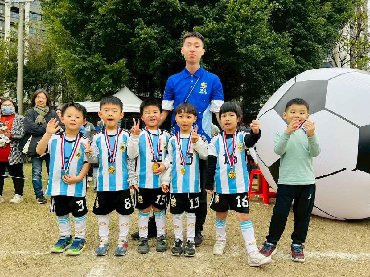 line_album_1150110草地足球小精靈_260112_245