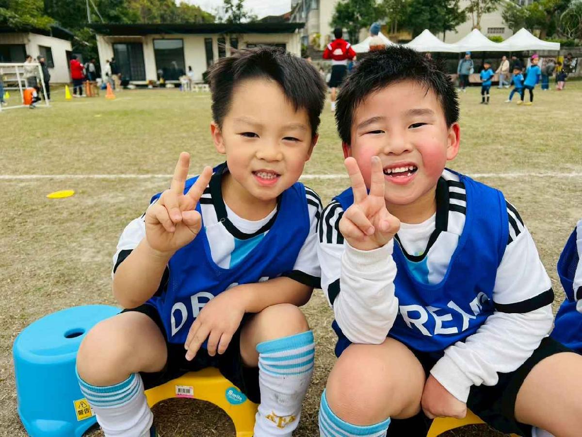 line_album_1150110草地足球小精靈_260112_178