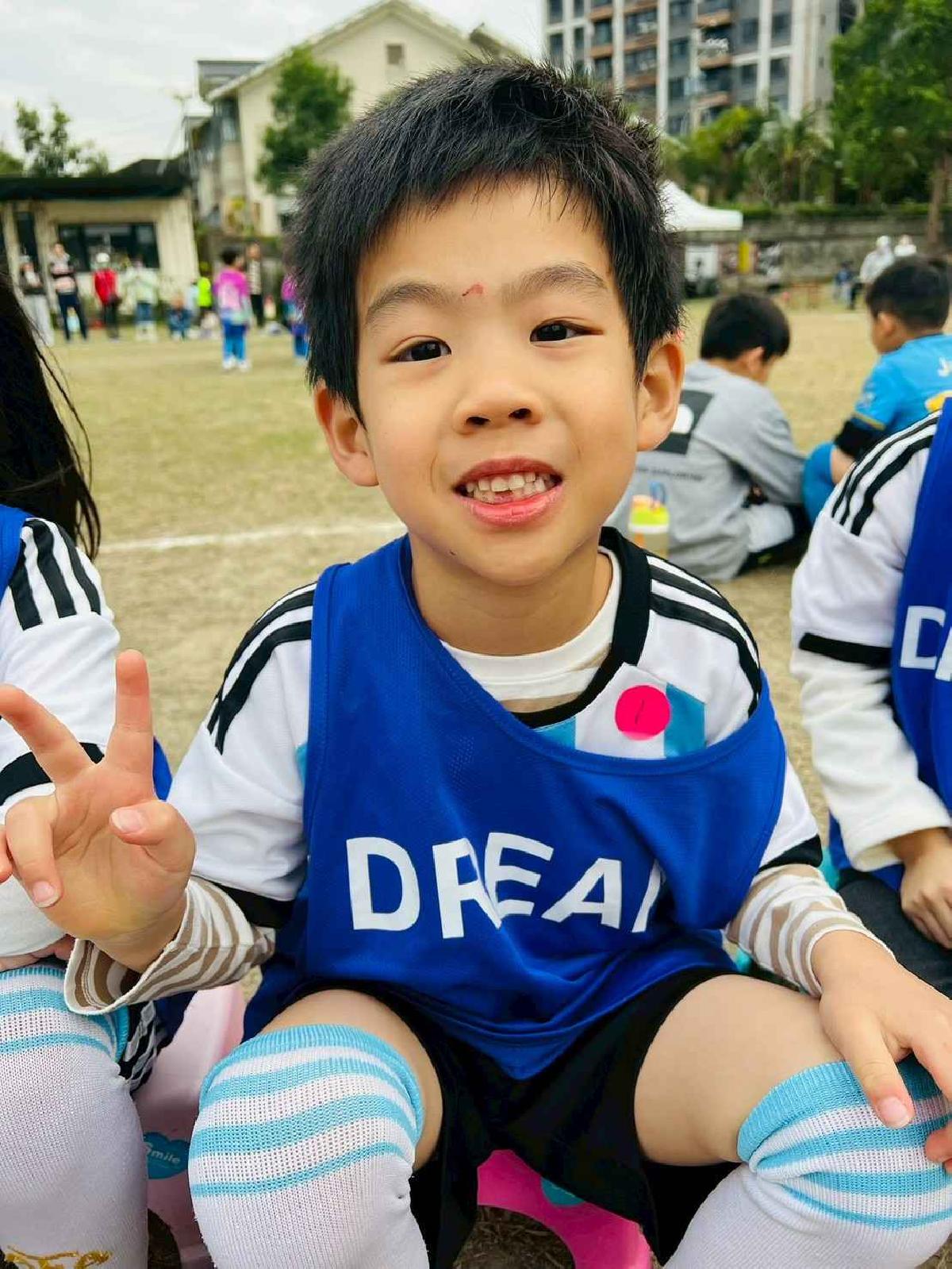 line_album_1150110草地足球小精靈_260112_183