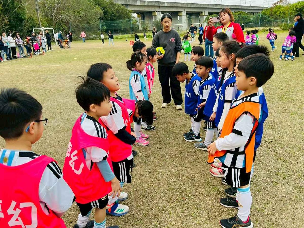line_album_1150110草地足球小精靈_260112_192