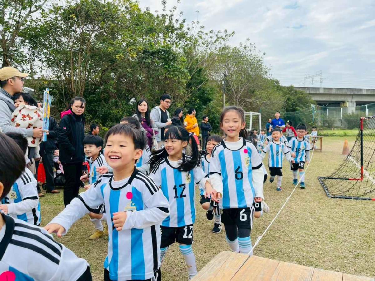 line_album_1150110草地足球小精靈_260112_91