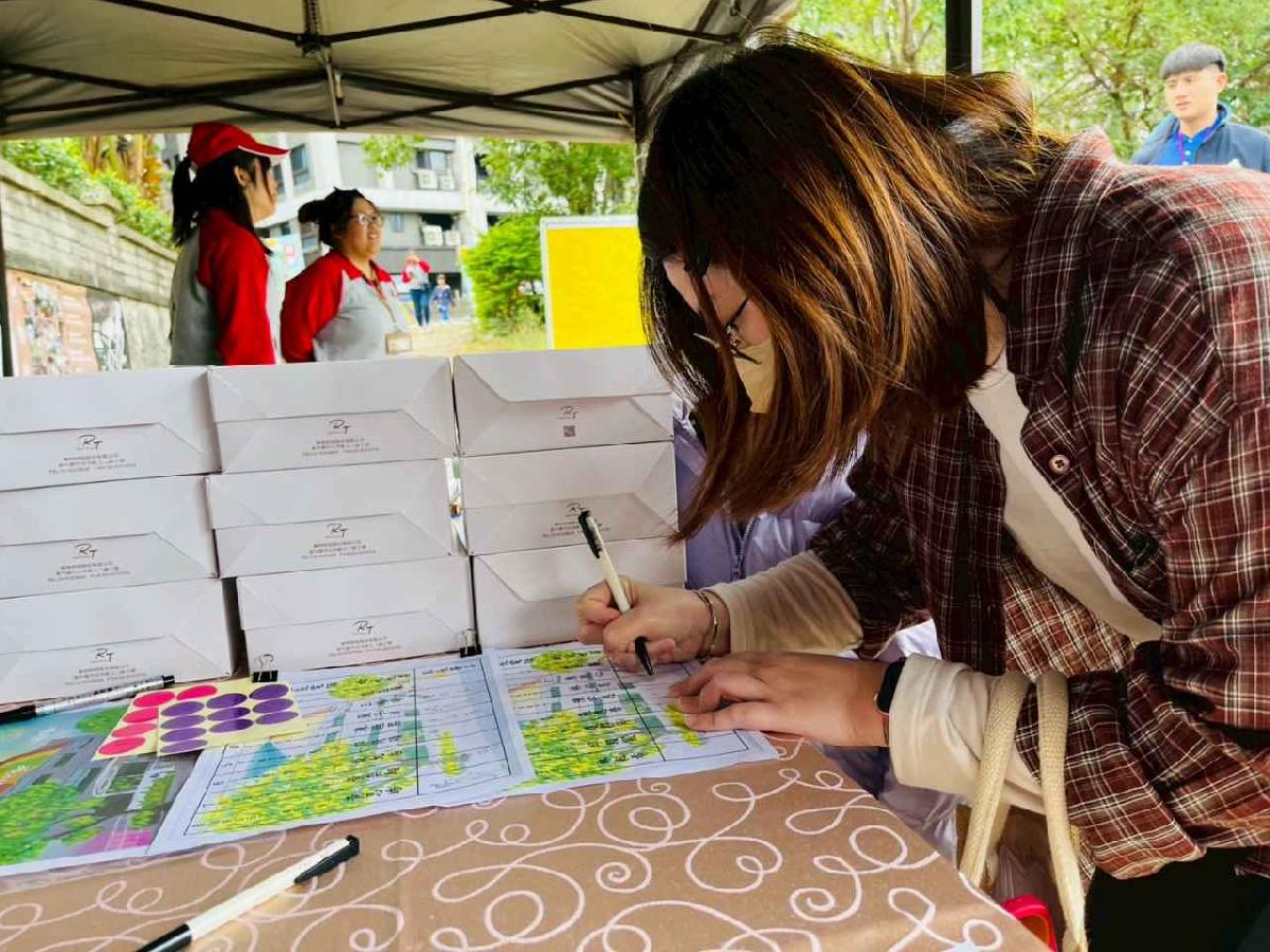 line_album_1150110草地足球小精靈_260112_32