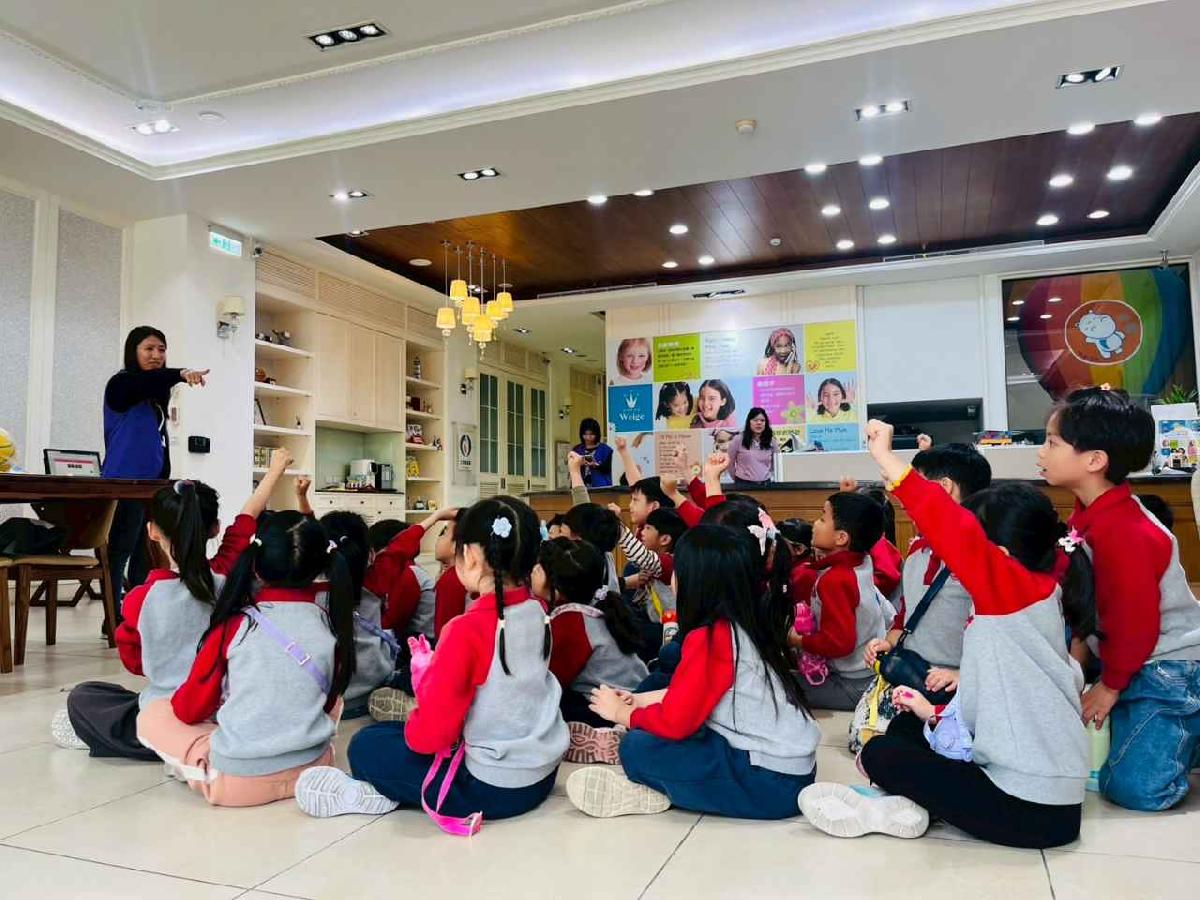 line_album_1150318參觀安親班_260318_75