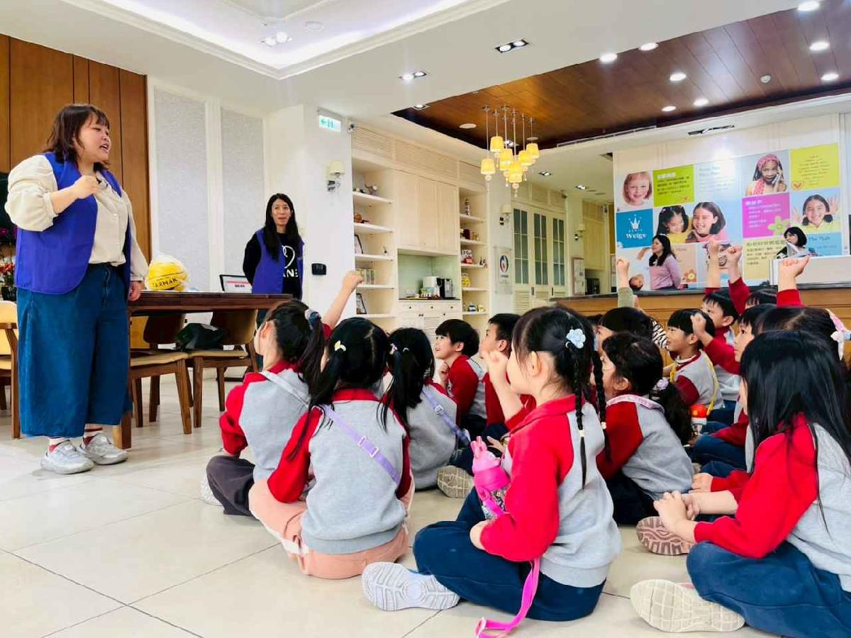 line_album_1150318參觀安親班_260318_77