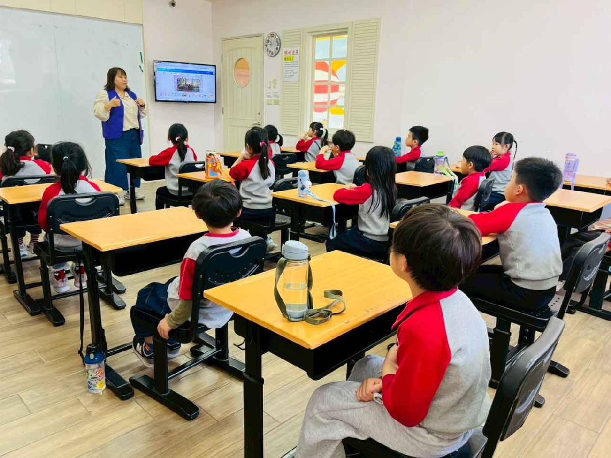 line_album_1150318參觀安親班_260318_175