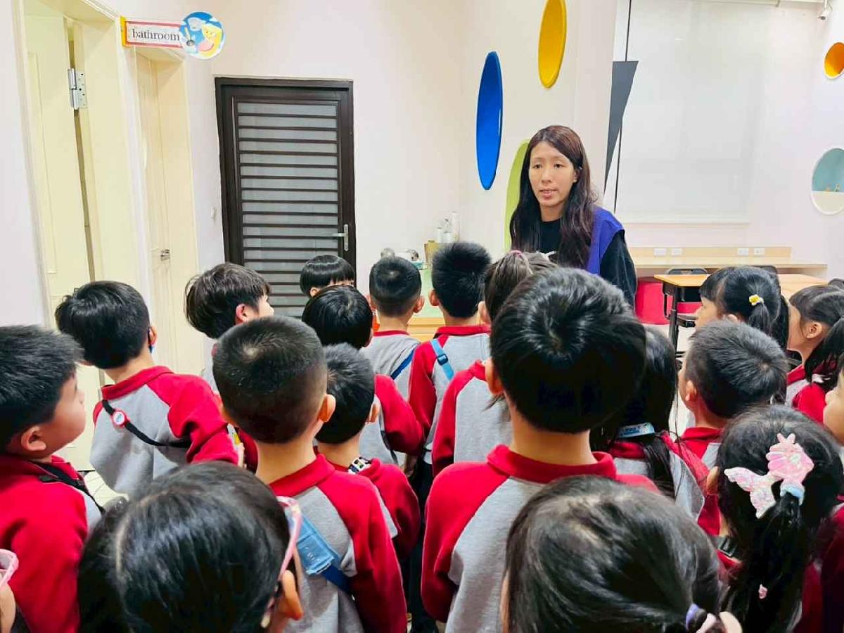 line_album_1150318參觀安親班_260318_195