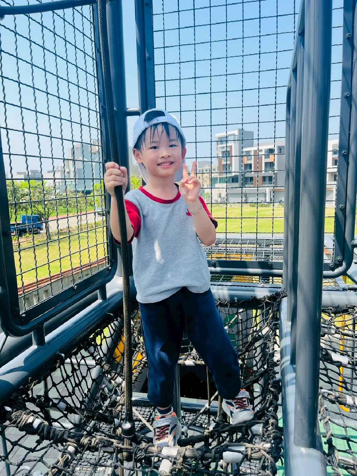 line_album_1150420戰車公園_260420_380