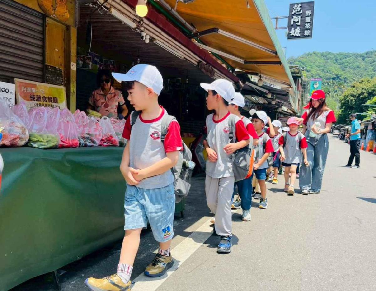 line_album_內灣火車之旅_260519_366