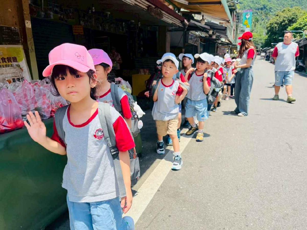 line_album_內灣火車之旅_260519_371