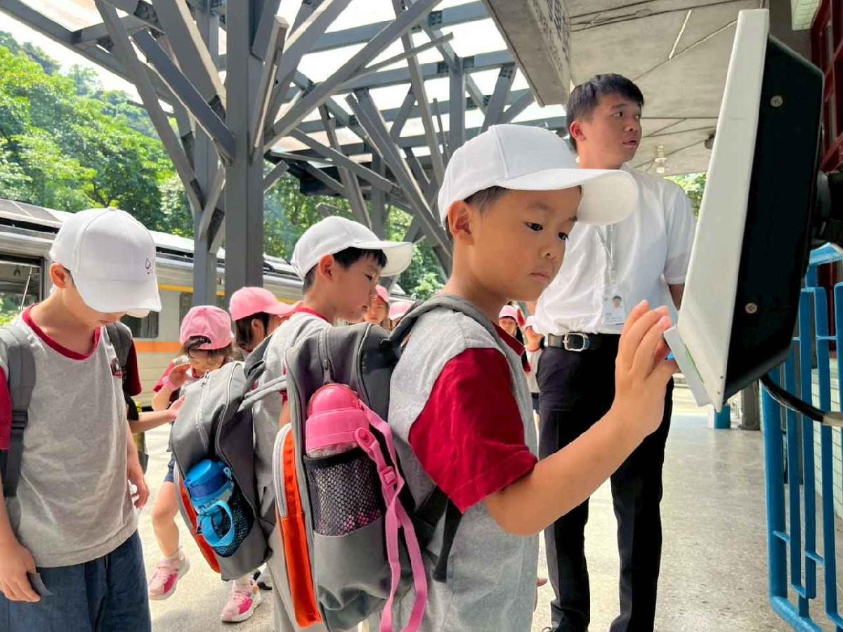 line_album_內灣火車之旅_260519_396