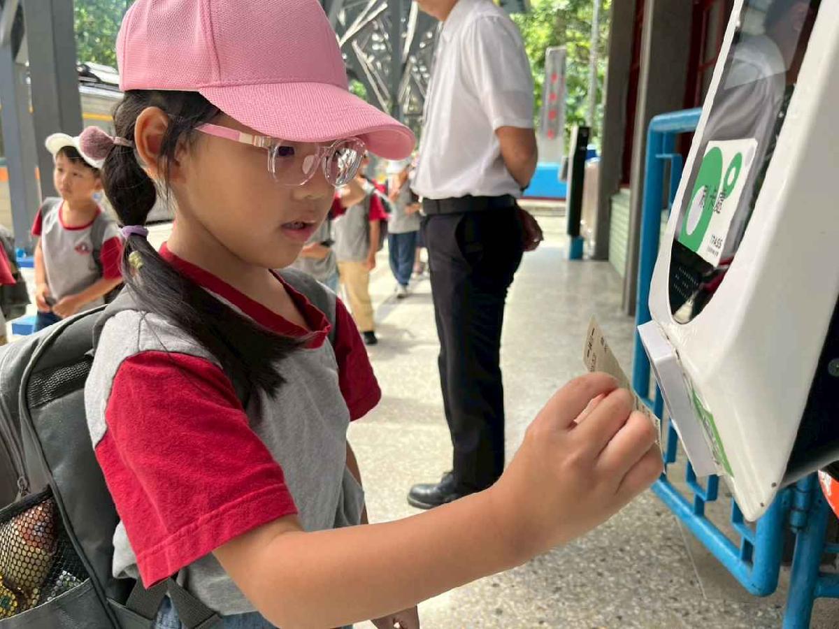 line_album_內灣火車之旅_260519_402