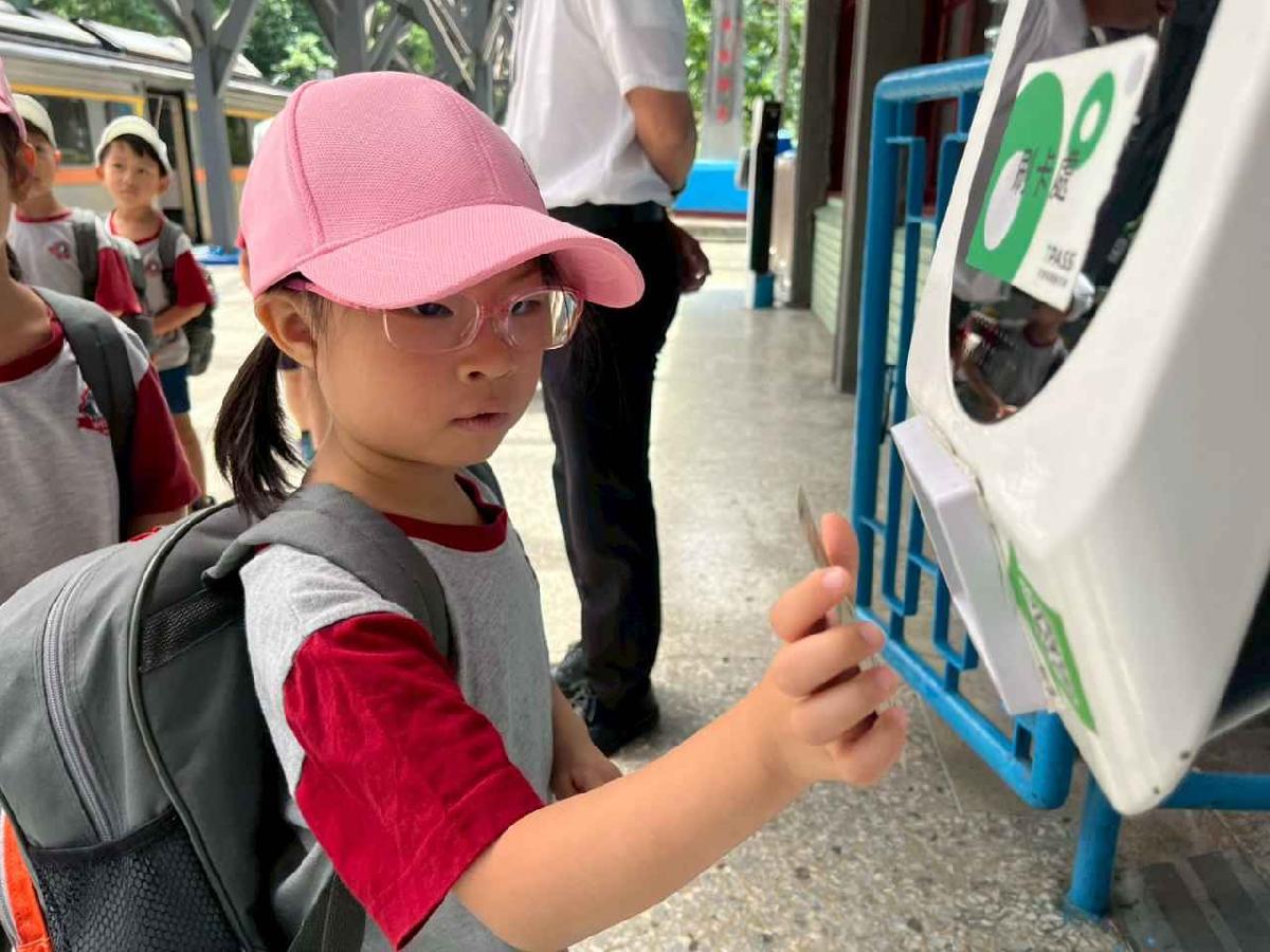 line_album_內灣火車之旅_260519_404