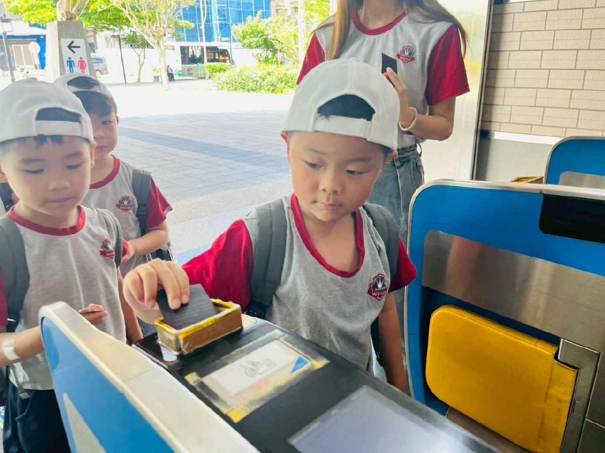 line_album_內灣火車之旅_260519_425
