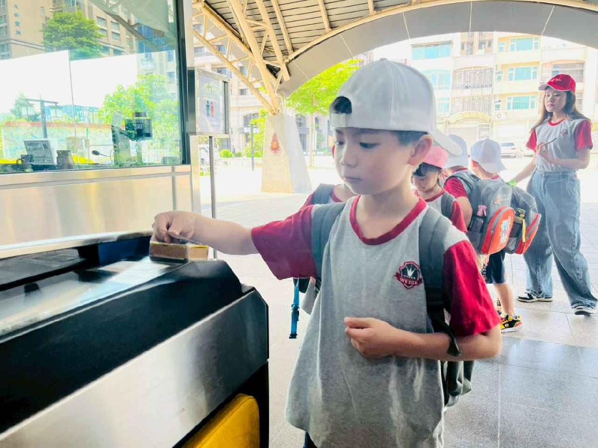 line_album_內灣火車之旅_260519_429