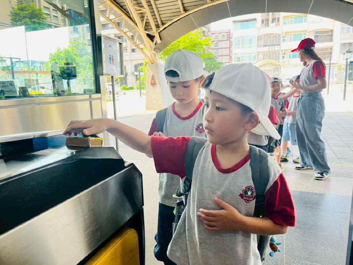 line_album_內灣火車之旅_260519_430