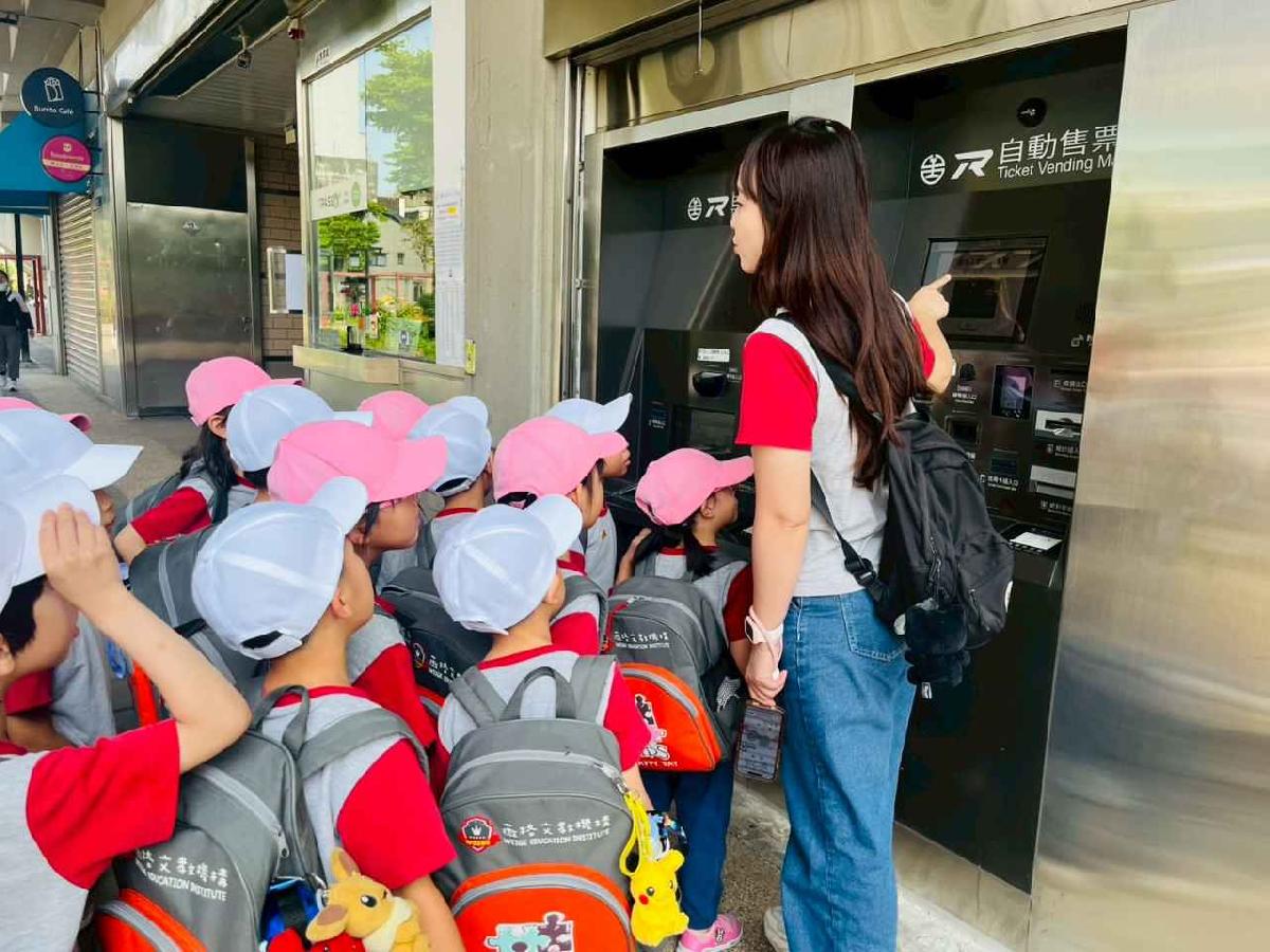 line_album_內灣火車之旅_260519_442