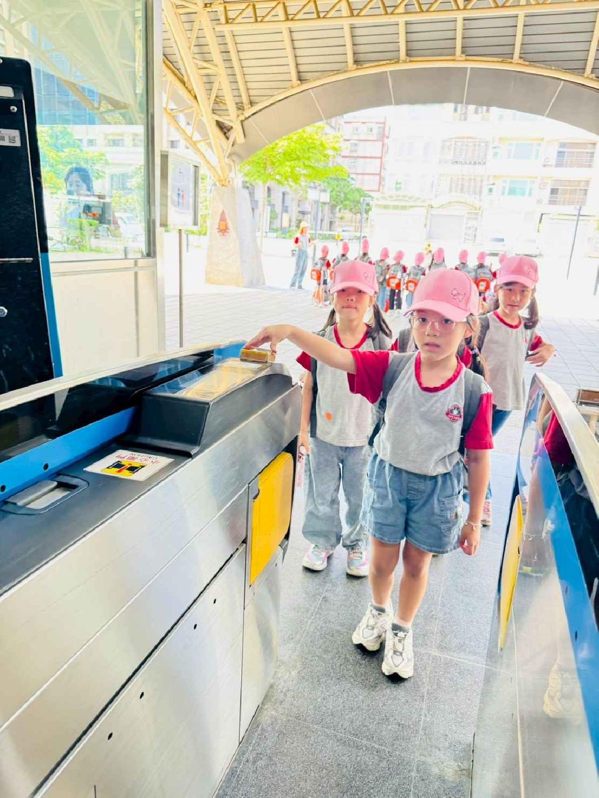 line_album_內灣火車之旅_260519_69