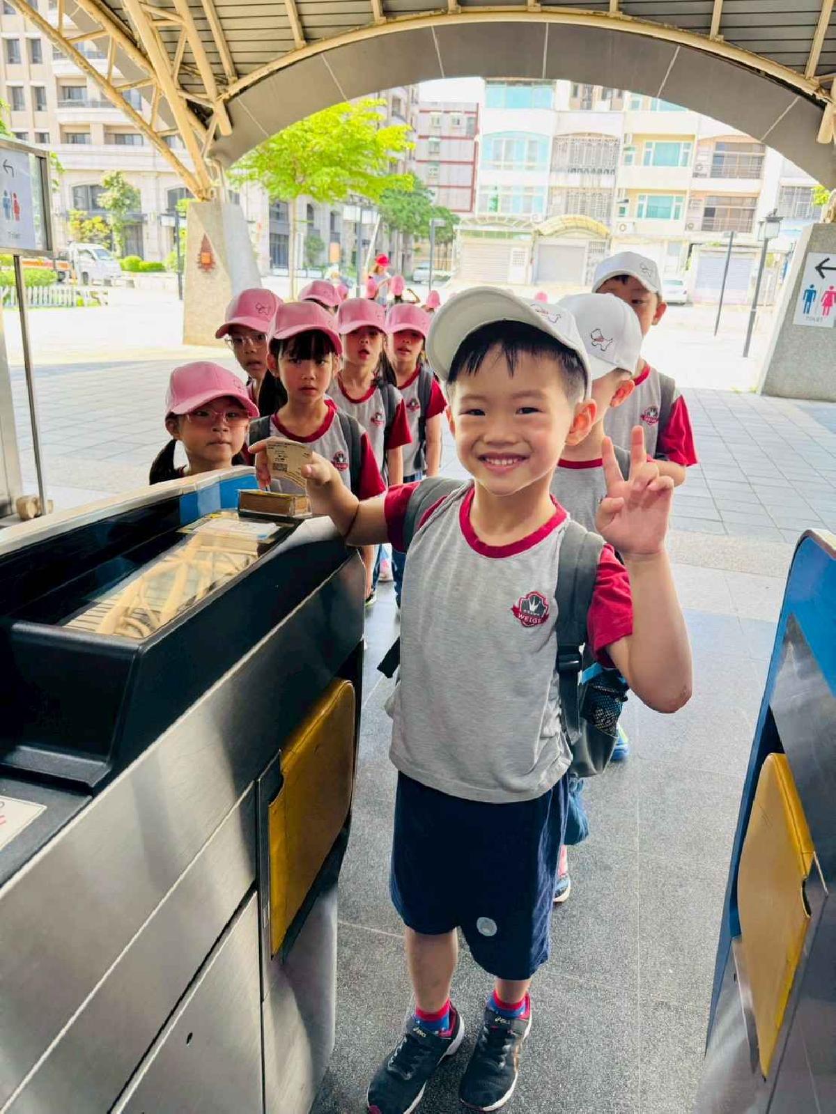 line_album_內灣火車之旅_260519_77