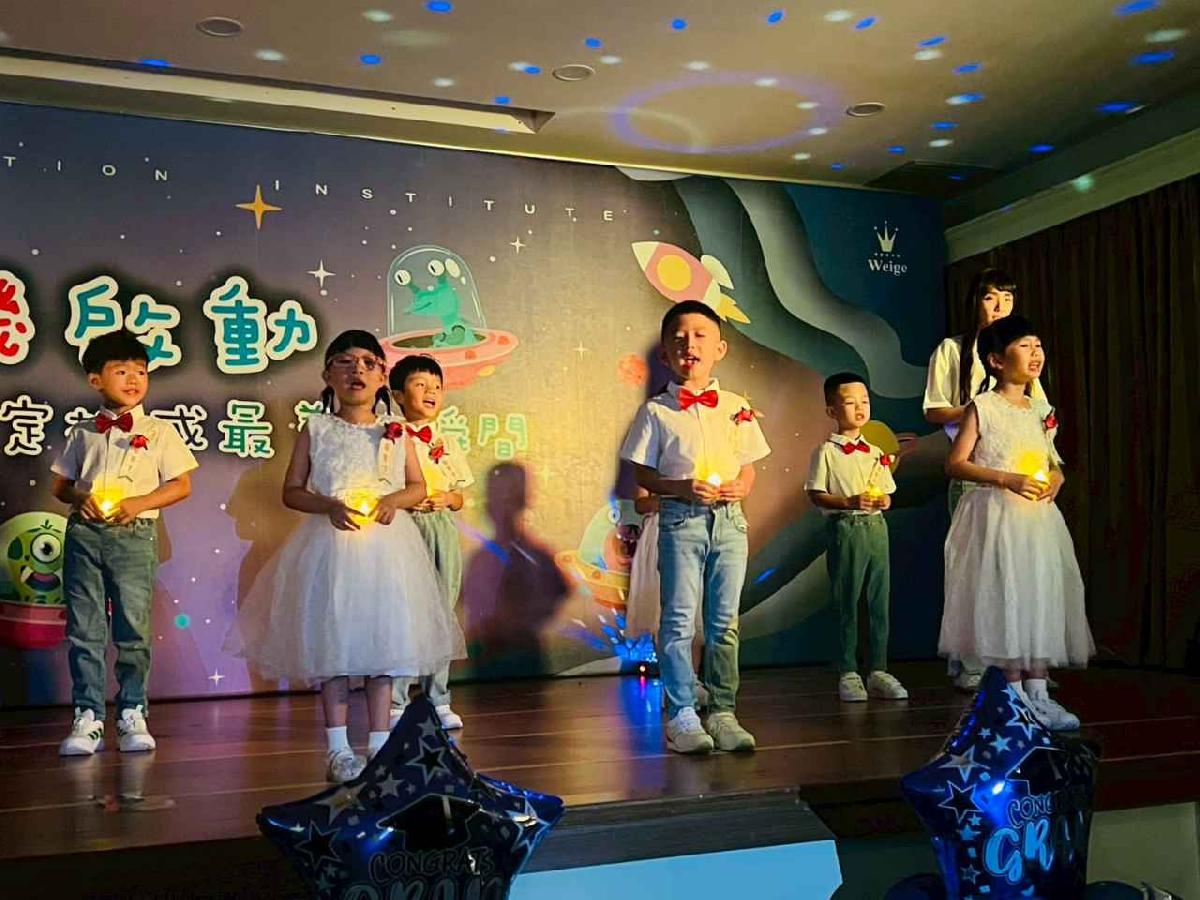 line_album_1150712珊瑚班畢業典禮_260714_202